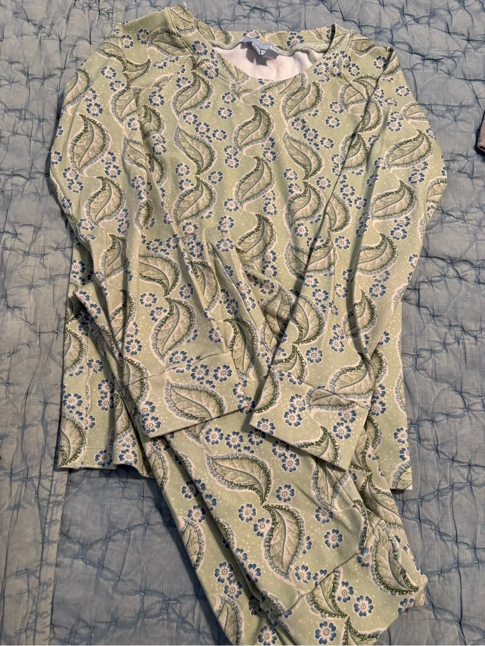 Hill House Kids Pajama Set in Light Green with Blue Floral Print Size 9-10
